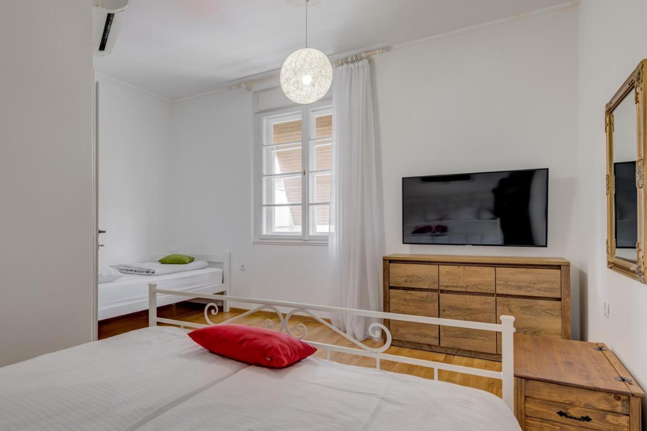Apartment Dinka With Terrace Split Kültér fotó